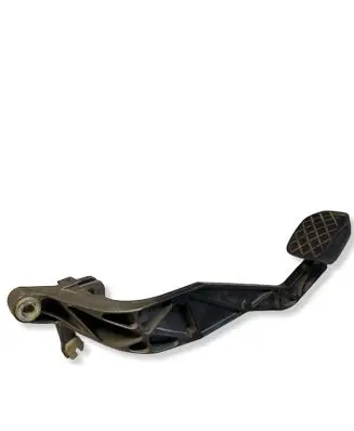 Volkswagen PASSAT B5 Clutch pedal 8D1721316G