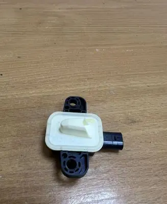 Mercedes-Benz GLE (W166 - C292) Airbag deployment crash/impact sensor A1668210351 D5671