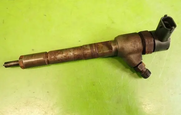 Fiat Panda 141 Fuel injector 0445110083