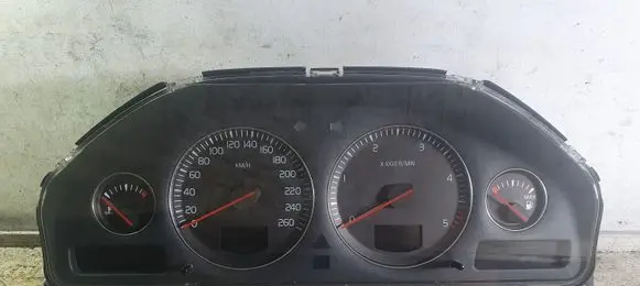 Volvo S60 Speedometer (instrument cluster) 8673263