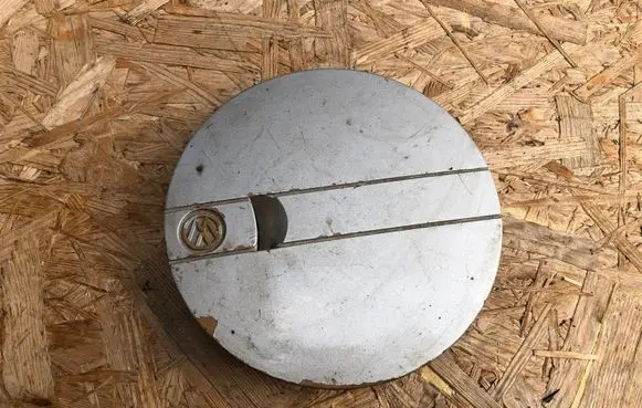 Volkswagen Golf II Original wheel cap 191601149D