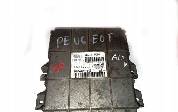 Peugeot 208 I Wing mirror control module 9624101680