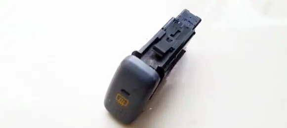 Honda HR-V Windscreen/window heater switch m17071