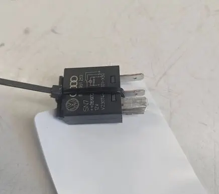 Audi Q7 4L Other relay 8Z0951253