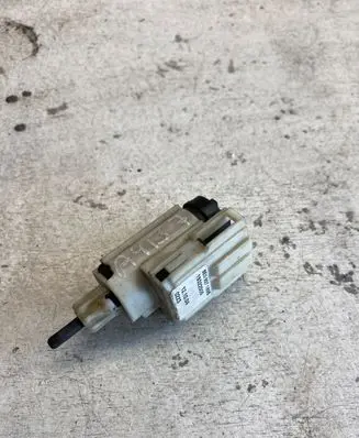 Audi A4 S4 B7 8E 8H Brake pedal sensor switch 8e0927189b 19322005