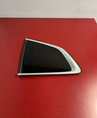BMW X3 G01 Rear side window 7410063
