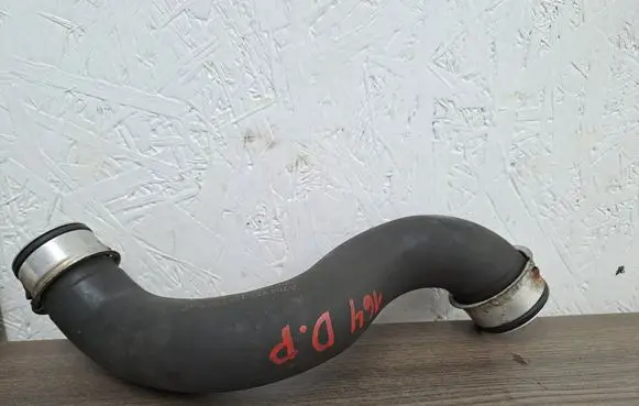 Mercedes-Benz E W212 Engine coolant pipe/hose A2045011682