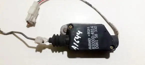 Mazda 121 Central locking motor 8300004814 d06158350