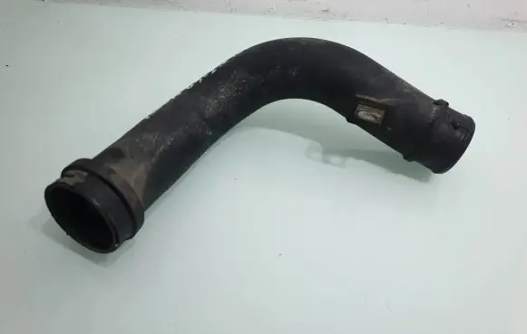 Mazda 6 Air intake hose/pipe R2AA13231