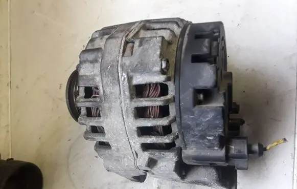 Audi A4 S4 B5 8D Generator/alternator