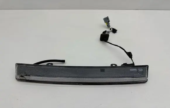 Peugeot 208 II Third/center stoplight 9689043280