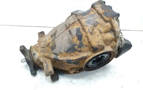 Mercedes-Benz CLS C219 Rear differential A2303510005 A2303511108