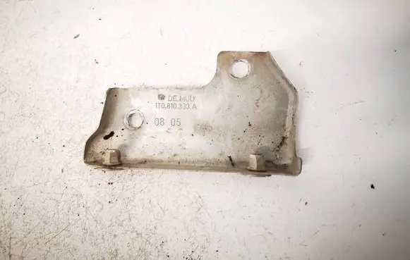 Volkswagen Touran I Other exterior part 1T0810333A