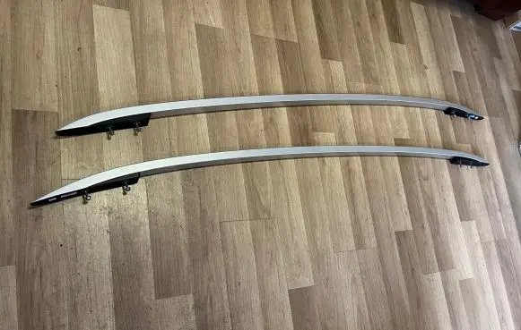 Roof bar rail