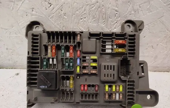 BMW X5 E70 Fuse module 518954020A 693168703 0124362693168703