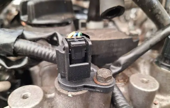 Nissan Juke I F15 Camshaft position sensor 