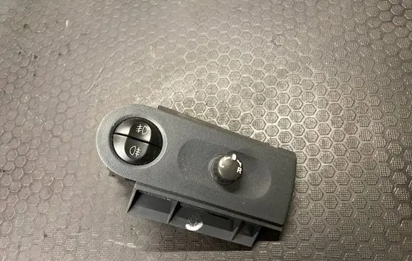 Mitsubishi Colt CZ3 Wing mirror switch MN148893ZZ