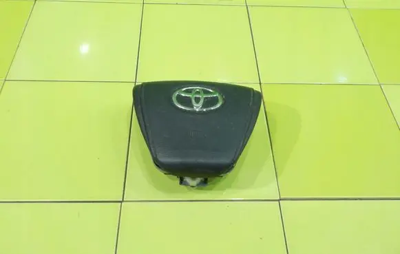Toyota Avensis T270 Steering wheel airbag 0589P1000183
