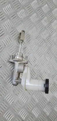 Isuzu D-Max Clutch master cylinder