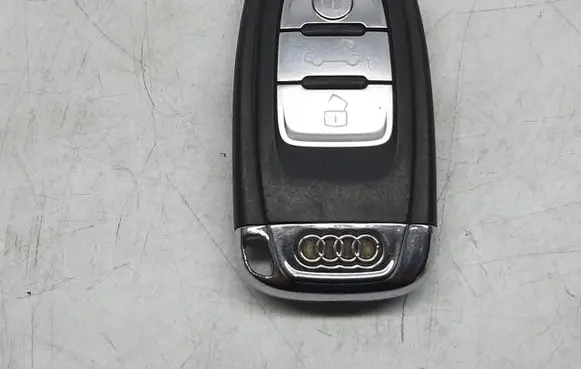 Audi A5 8T 8F Ignition key/card 8T0959754D