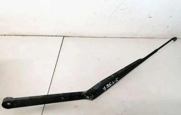 Nissan X-Trail T30 Front wiper blade arm