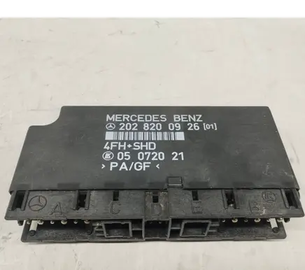 Mercedes-Benz E W124 Comfort/convenience module 2028200926 A2028200926