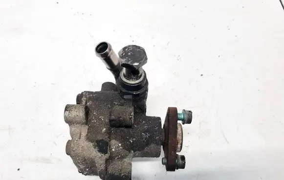 Audi A4 S4 B5 8D Power steering pump 