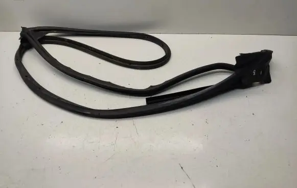 Audi A5 8T 8F Rubber seal front coupe door 8T0837912