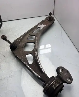BMW 3 E46 Front lower control arm/wishbone 532
