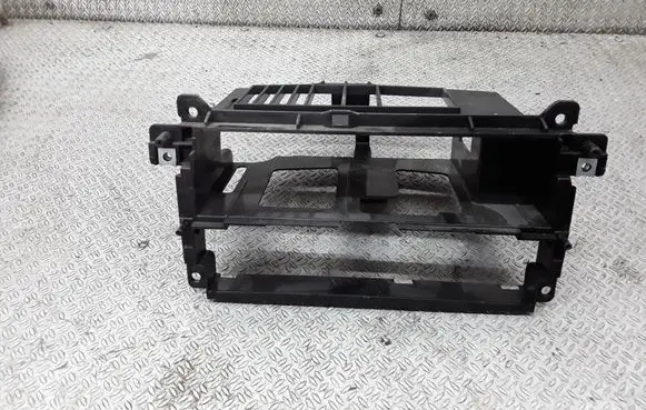 Radio/GPS head unit trim