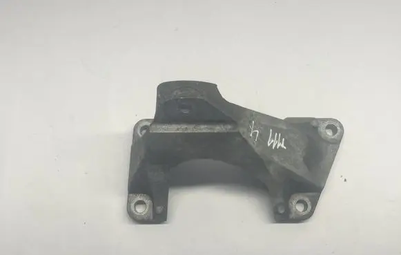 BMW 4 F32 F33 Engine mounting bracket 6788606