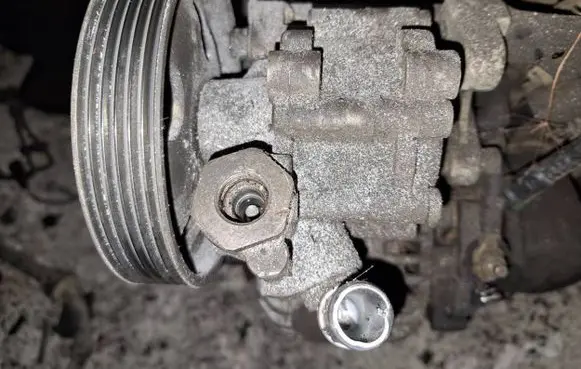 Citroen C5 Power steering pump 9636086680