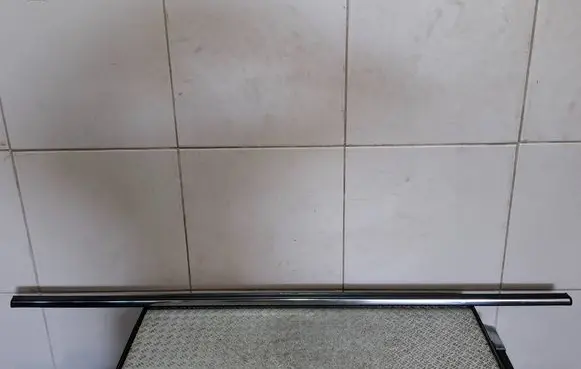 Fiat 500E Front door glass trim molding 