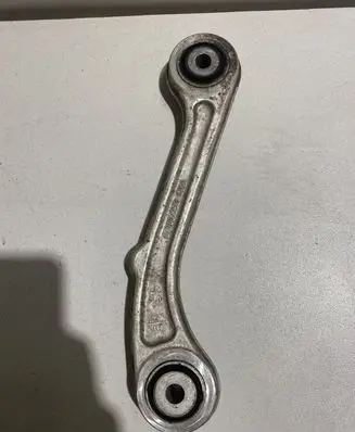 Maserati Ghibli Rear upper control arm/wishbone 670007252