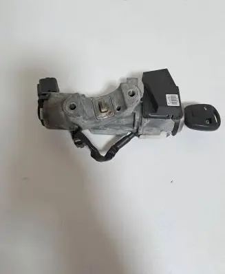 Toyota Avensis T250 Ignition lock N0501517