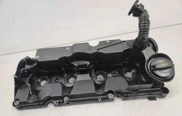 Volkswagen PASSAT B8 Rocker cam cover 03N103469e