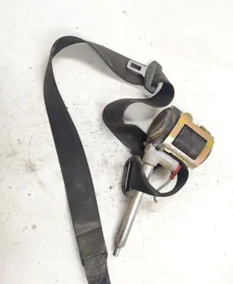 Audi A4 S4 B5 8D Front seatbelt 8D0857705A