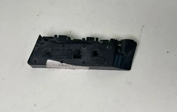 Ford Mustang VI Front bumper mounting bracket FR3B17D958AD