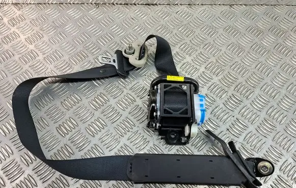 Nissan X-Trail T32 Front seatbelt 0589P1000146