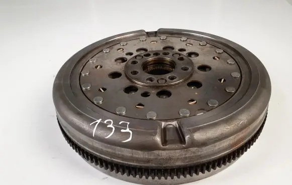 Mercedes-Benz CLA C117 X117 W117 Flywheel A2700301005