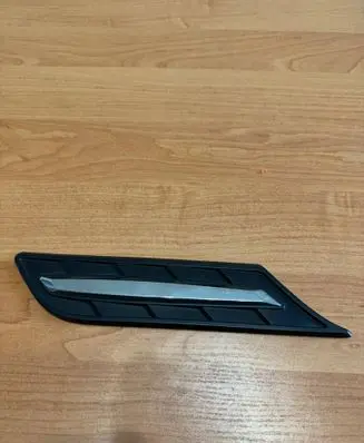 Suzuki Vitara (LY) Fender end trim 7261154P0R