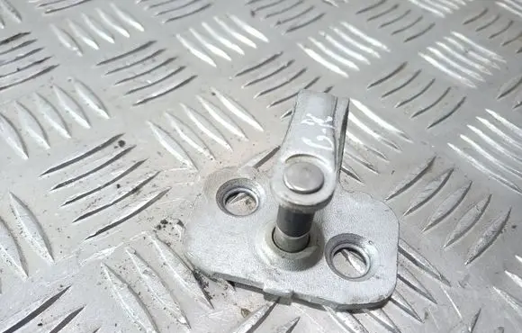 Saab 9-3 Ver2 Rear door lock loop/hook striker 12795132
