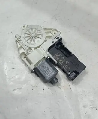 Peugeot 407 Front door window regulator motor 1137328127 994651102 0130822201