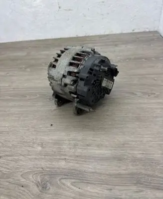 Volkswagen Touran II Generator/alternator 03L903023A