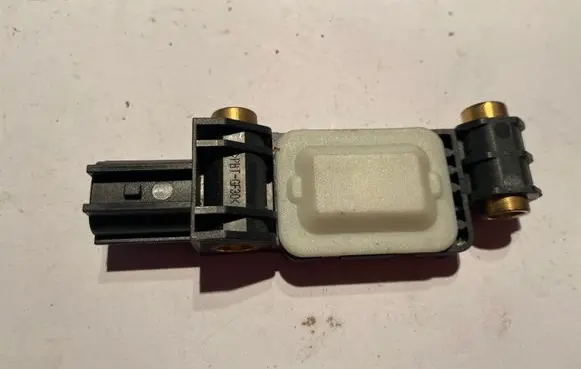 Audi A4 S4 B7 8E 8H Airbag deployment crash/impact sensor 8E0959643B