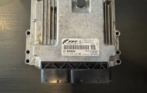 Iveco Daily 6th gen Engine control unit/module 5802338412 0281035648 10R046332