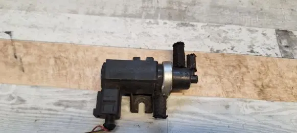 Skoda Octavia Mk1 (1U) Turbo solenoid valve 1J0906627