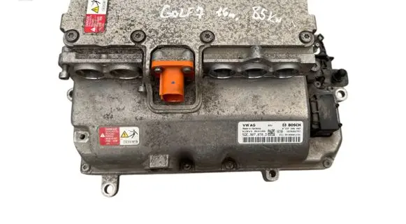 Voltage converter inverter