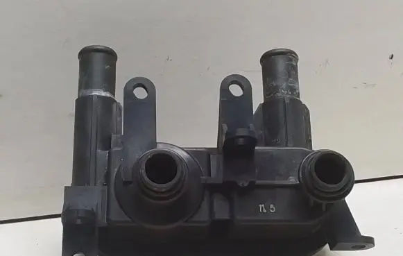 Toyota Previa (XR30, XR40) II Coolant heater control valve 