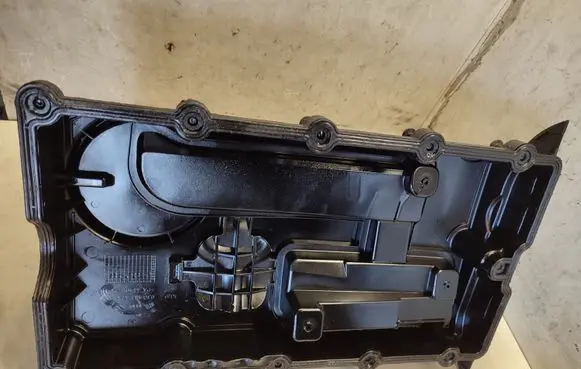 Mitsubishi Outlander Rocker cam cover 03G103475